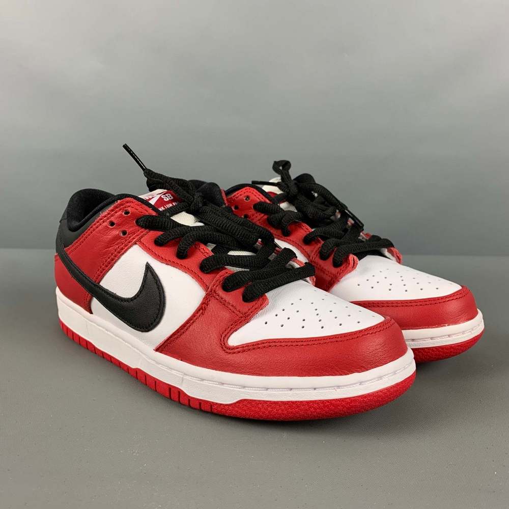 Nike Low-Top Sneakers in Red White Black